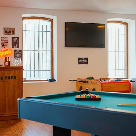 Casa Vamae Pool & Private Cinema * 艾美丽·莱斯·班恩斯·帕尔
