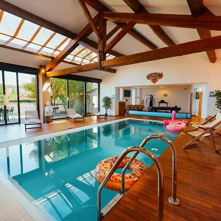 Casa Vamae Pool & Private Cinema *