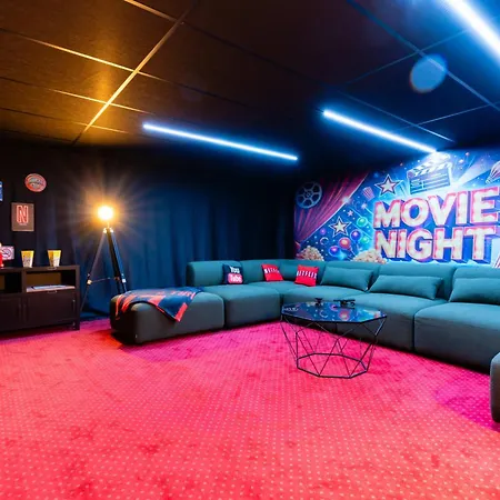 Casa Vamae Pool & Private Cinema 艾美丽·莱斯·班恩斯·帕尔
