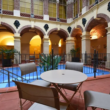 Casa Vamae Pool & Private Cinema 艾美丽·莱斯·班恩斯·帕尔