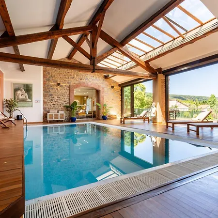 Casa Vamae Pool & Private Cinema Villa *