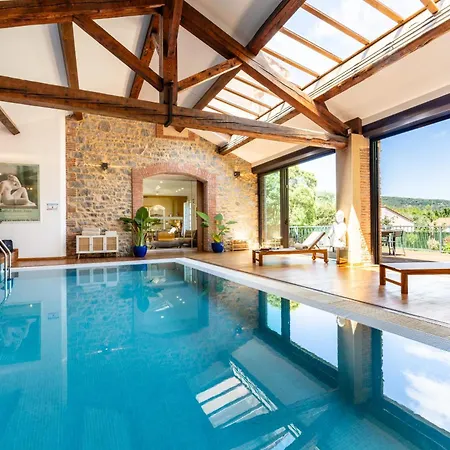 Casa Vamae Pool & Private Cinema